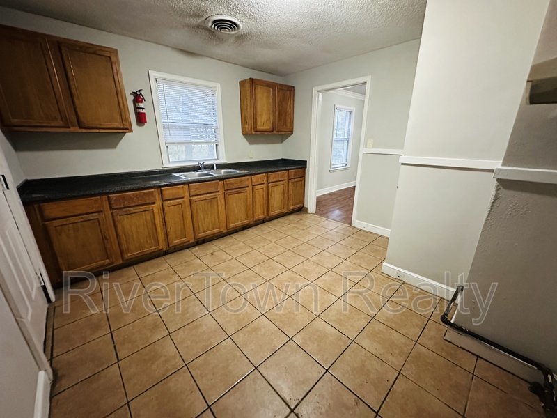 AVAILABLE NOW!! property image