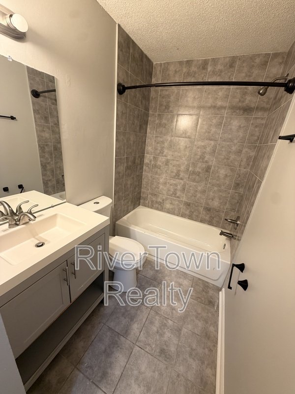 Modern, Pet-Friendly Home with Spacious Living & Prime Location! property image