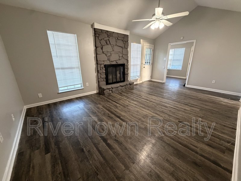 Modern, Pet-Friendly Home with Spacious Living & Prime Location! property image