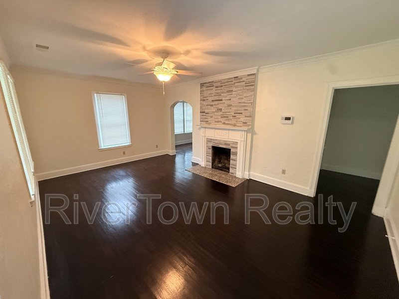 1026 Stonewall St property image