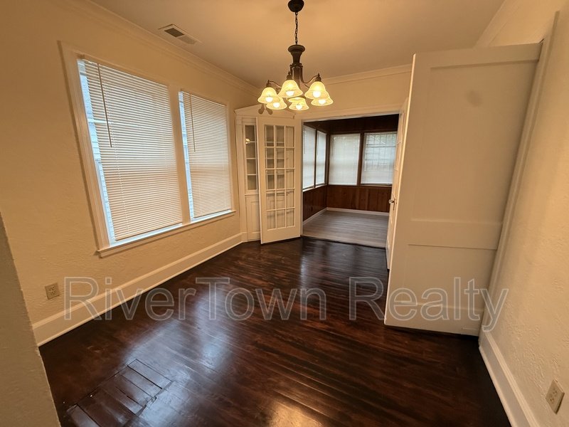 1026 Stonewall St property image