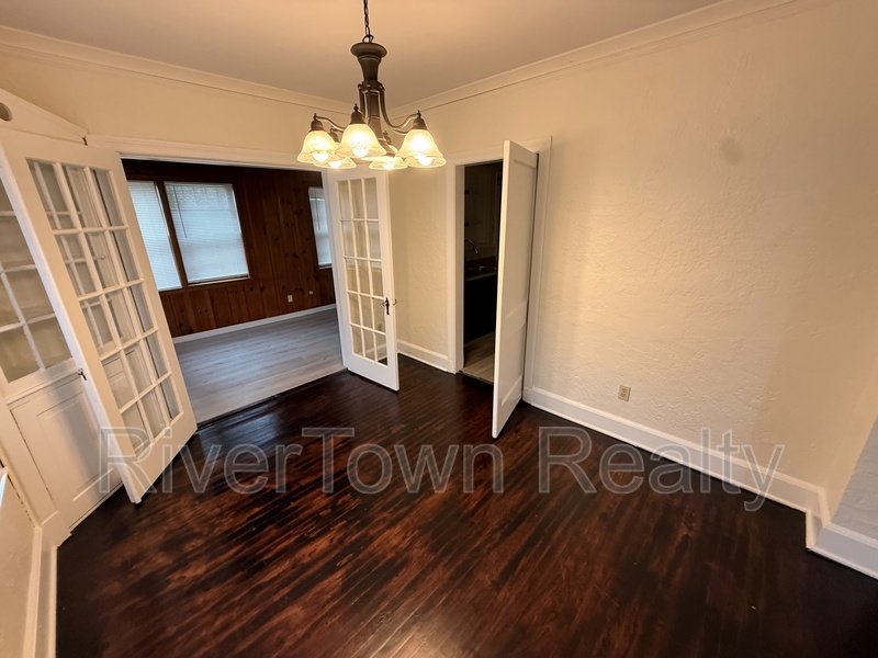 1026 Stonewall St property image