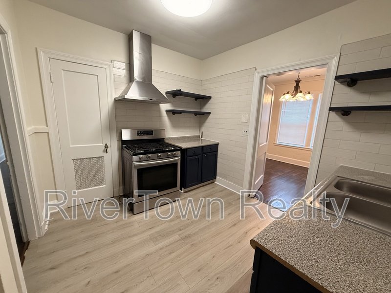 1026 Stonewall St property image