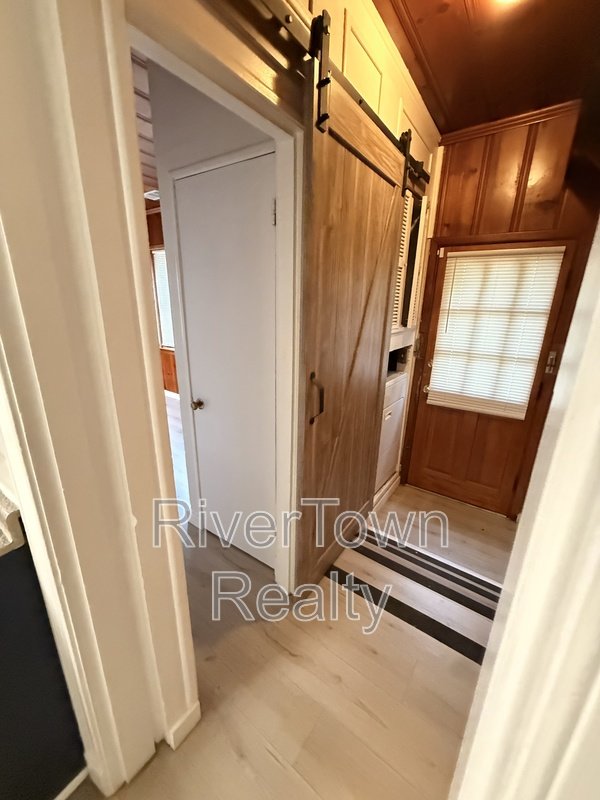 1026 Stonewall St property image