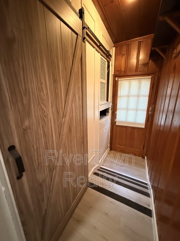 1026 Stonewall St property image