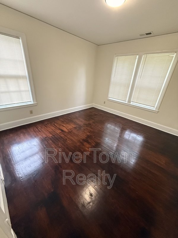 1026 Stonewall St property image