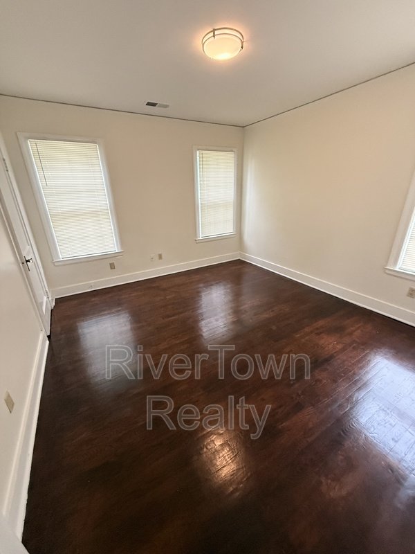 1026 Stonewall St property image