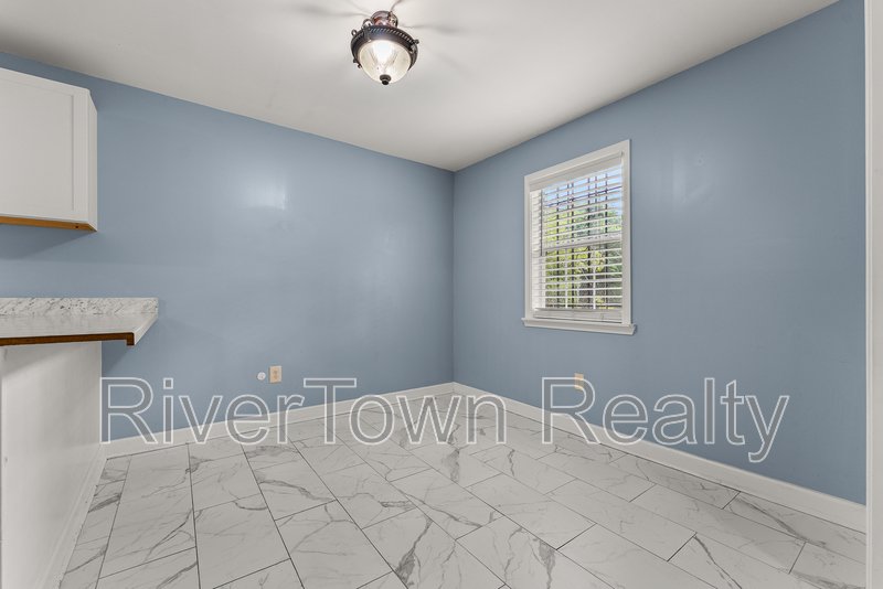 Charming 3-Bedroom/2 Bathr Home in Memphis on a Spacious Half-Acre Lot property image