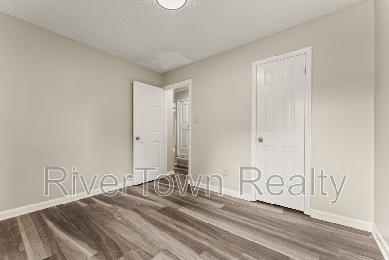 Beautifully Renovated 3BR | Detached Garage/Workshop property image