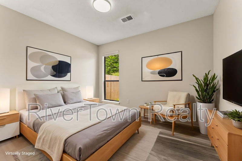 Beautifully Renovated 3BR | Detached Garage/Workshop property image