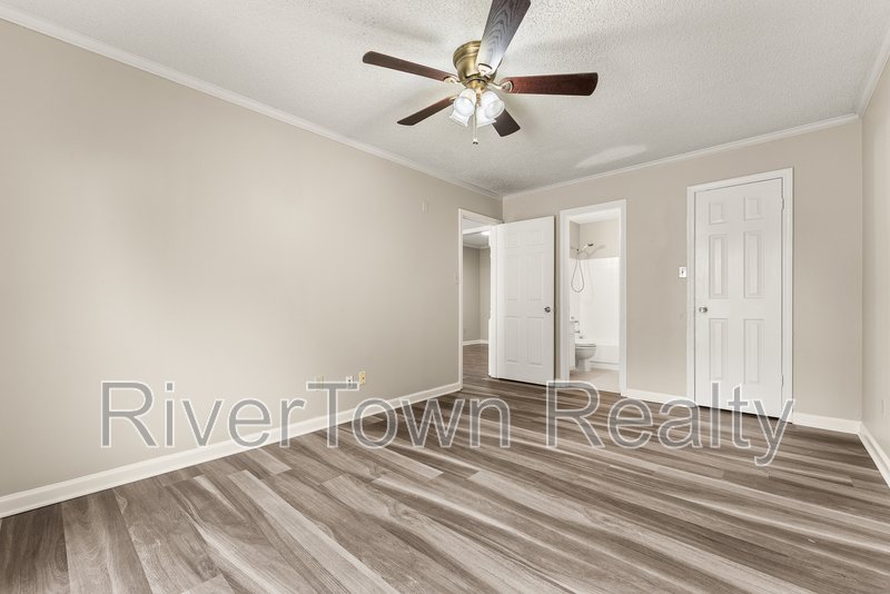 Beautifully Renovated 3BR | Detached Garage/Workshop property image