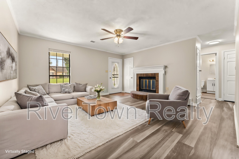 Beautifully Renovated 3BR | Detached Garage/Workshop property image