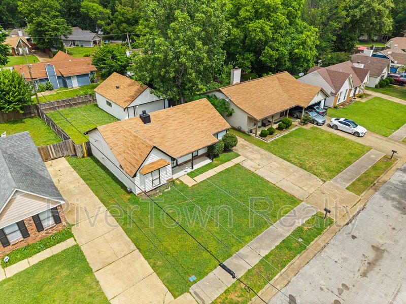 Beautifully Renovated 3BR | Detached Garage/Workshop property image