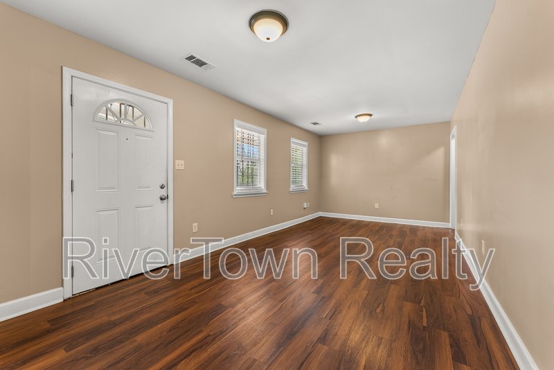 Charming 3-Bedroom/2 Bathr Home in Memphis on a Spacious Half-Acre Lot property image