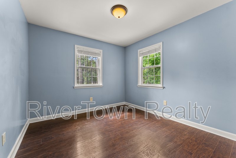 Charming 3-Bedroom/2 Bathr Home in Memphis on a Spacious Half-Acre Lot property image