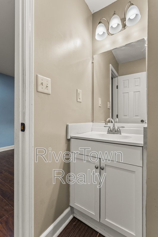 Charming 3-Bedroom/2 Bathr Home in Memphis on a Spacious Half-Acre Lot property image