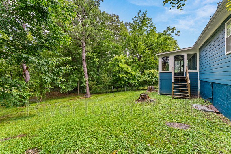 Charming 3-Bedroom/2 Bathr Home in Memphis on a Spacious Half-Acre Lot property image