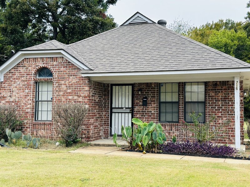 READY TO MOVE IN property image