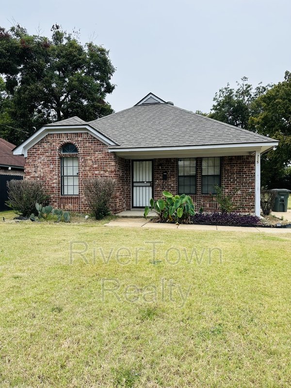 READY TO MOVE IN property image