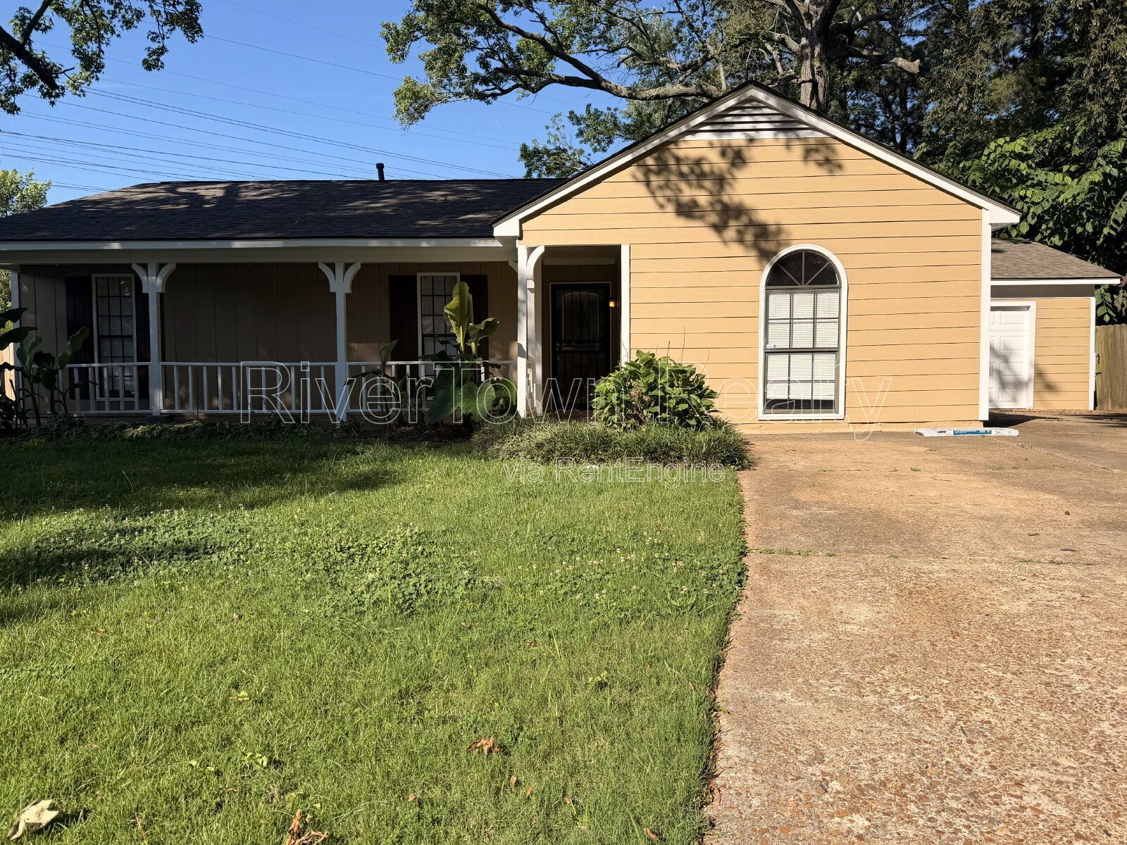 Charming 4-Bedroom Home with Spacious Living & Fenced Backyard in Memphis! property image