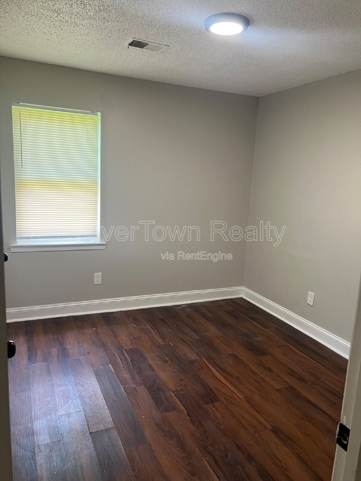 Spacious 3-Bedroom, 1-Bath Private Home – Section 8 Welcome! property image