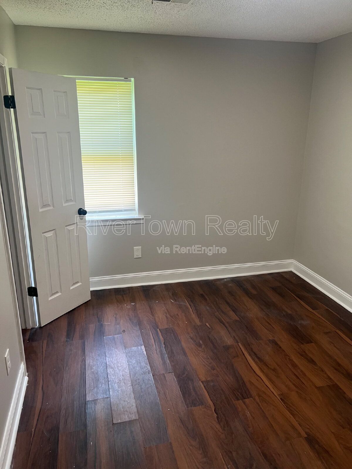 Spacious 3-Bedroom, 1-Bath Private Home – Section 8 Welcome! property image