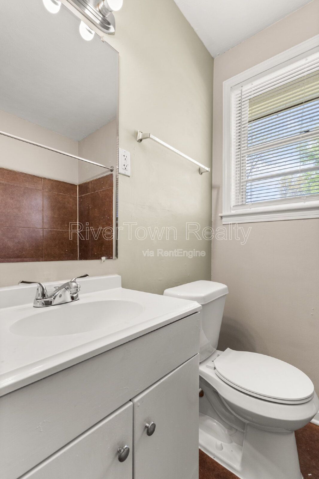 Charming Memphis Home with Gleaming Hardwood Floors - 3 Beds, 1 Bath! property image