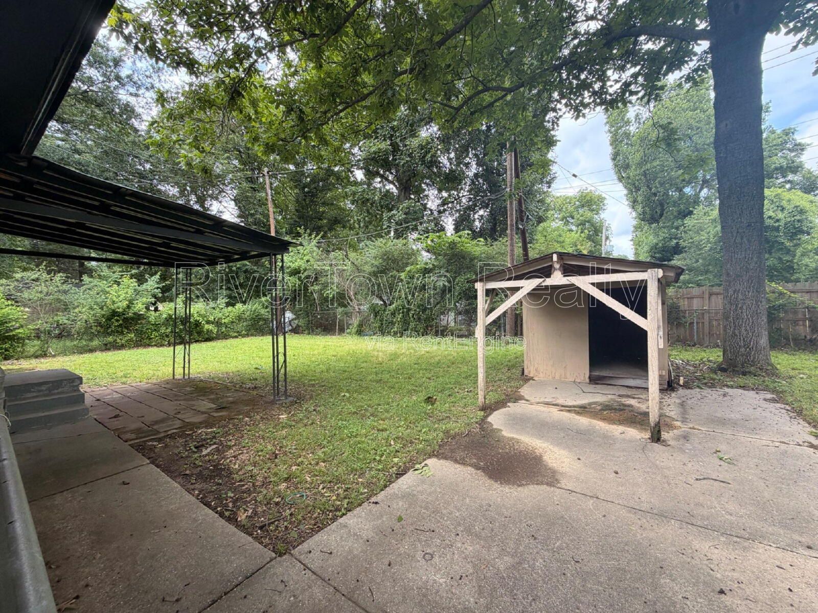 Charming 3-Bed, 2-Bath Home at 1624 Winfield Ave, Memphis – Cozy Living with 1021 Sq Ft! property image