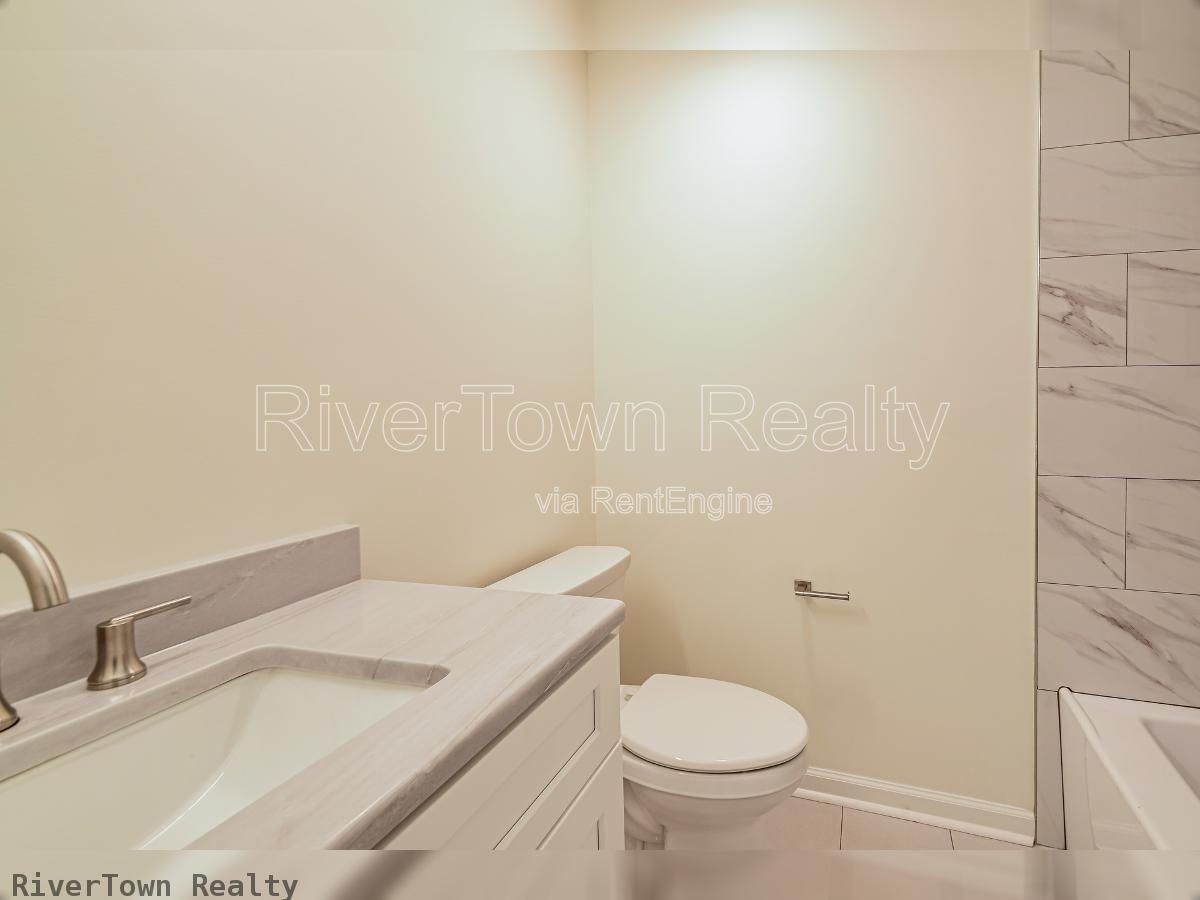 Newly Renovated 4BR Home Near Collierville Town Square ? Over 2,000 Sq property image