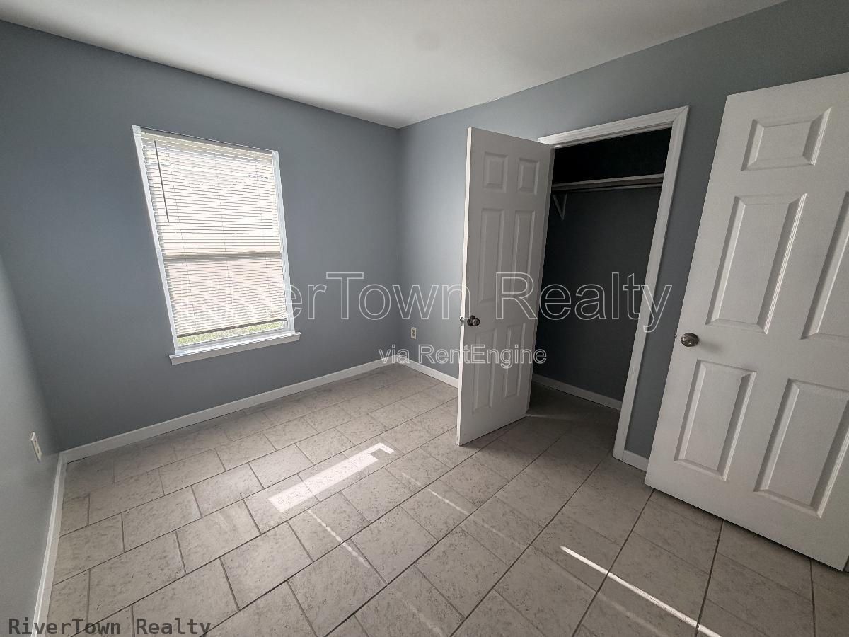 ASK US ABOUT OUT FREE MONTH RENT SPECIAL ON THIS ONE!!! property image