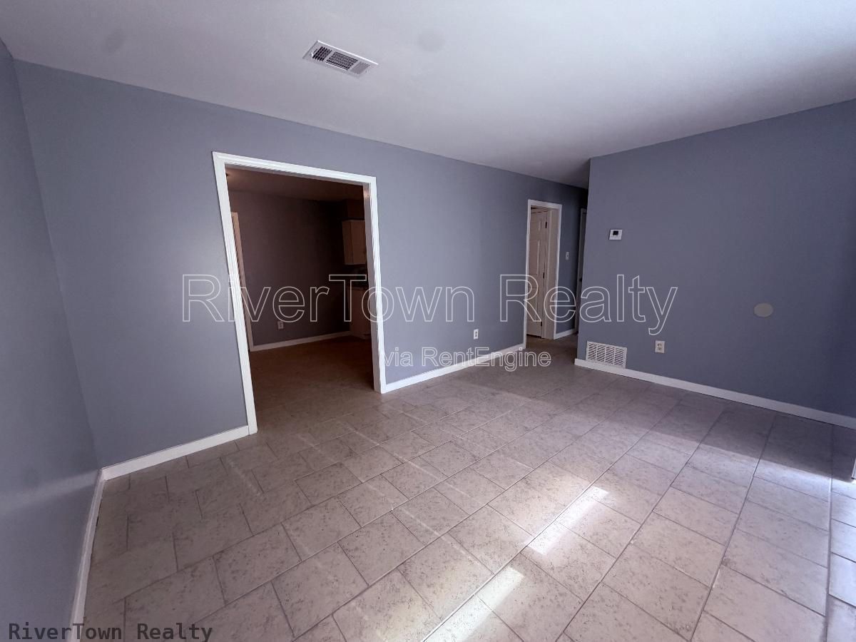 ASK US ABOUT OUT FREE MONTH RENT SPECIAL ON THIS ONE!!! property image