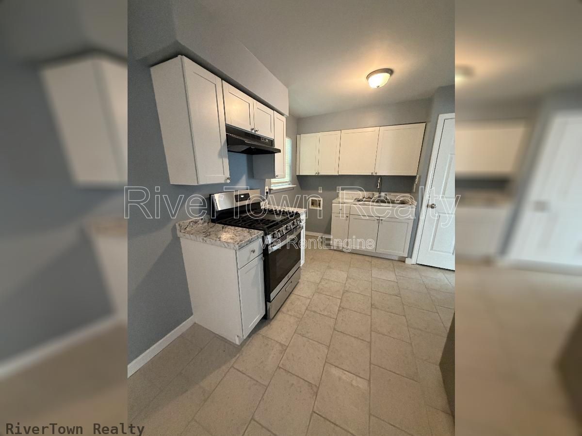 ASK US ABOUT OUT FREE MONTH RENT SPECIAL ON THIS ONE!!! property image