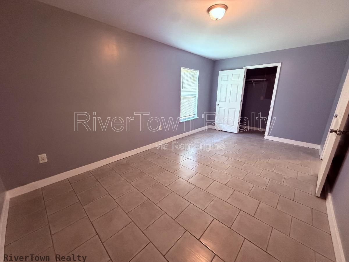 ASK US ABOUT OUT FREE MONTH RENT SPECIAL ON THIS ONE!!! property image