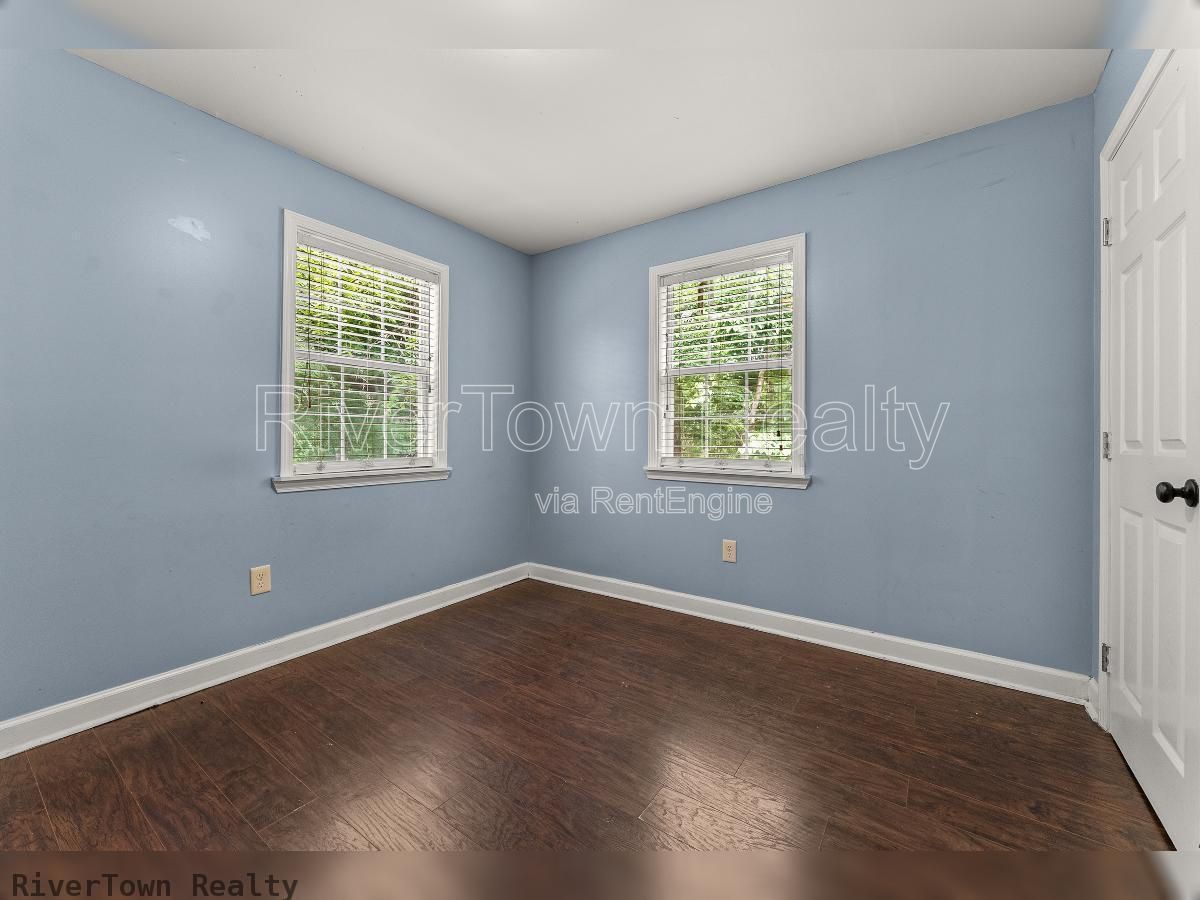 Charming 3-Bedroom/2 Bathr Home in Memphis on a Spacious Half-Acre Lot property image