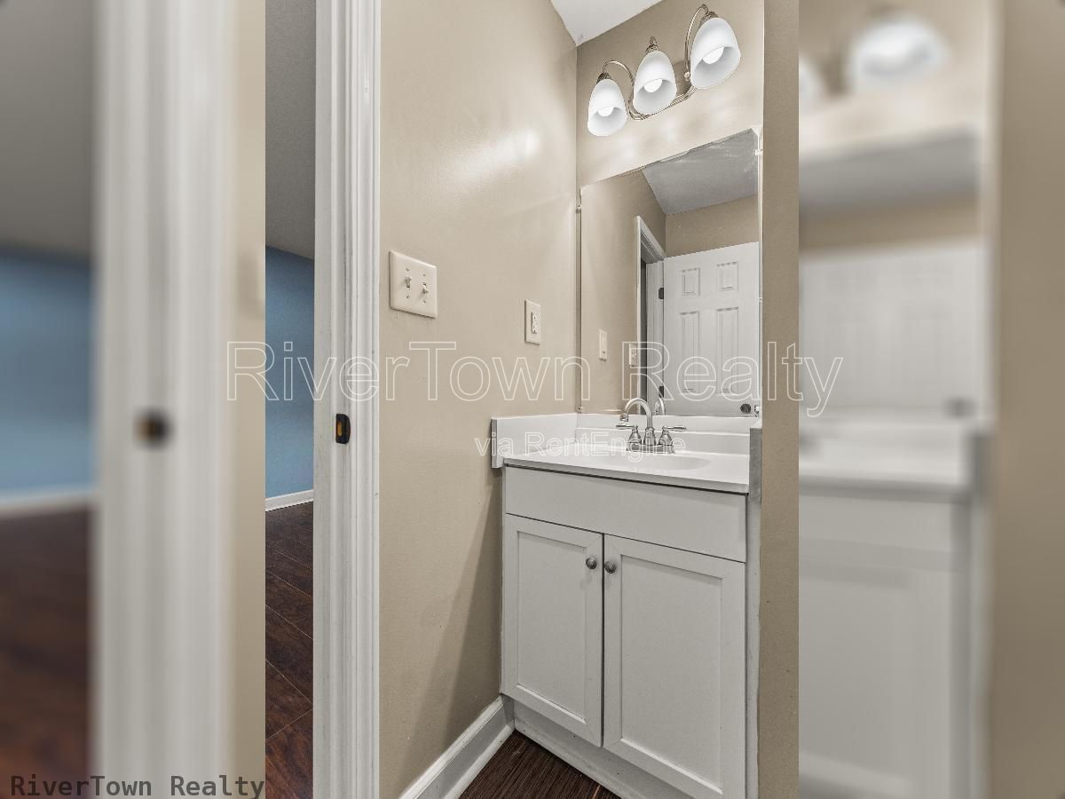 Charming 3-Bedroom/2 Bathr Home in Memphis on a Spacious Half-Acre Lot property image