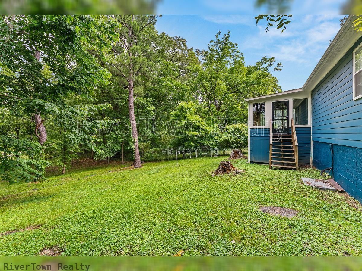 Charming 3-Bedroom/2 Bathr Home in Memphis on a Spacious Half-Acre Lot property image