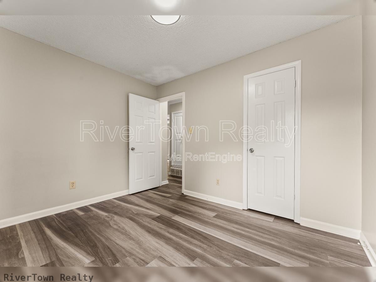 Beautifully Renovated 3BR | Detached Garage/Workshop property image