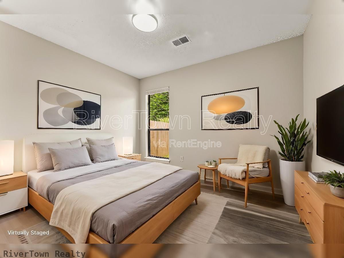 Beautifully Renovated 3BR | Detached Garage/Workshop property image