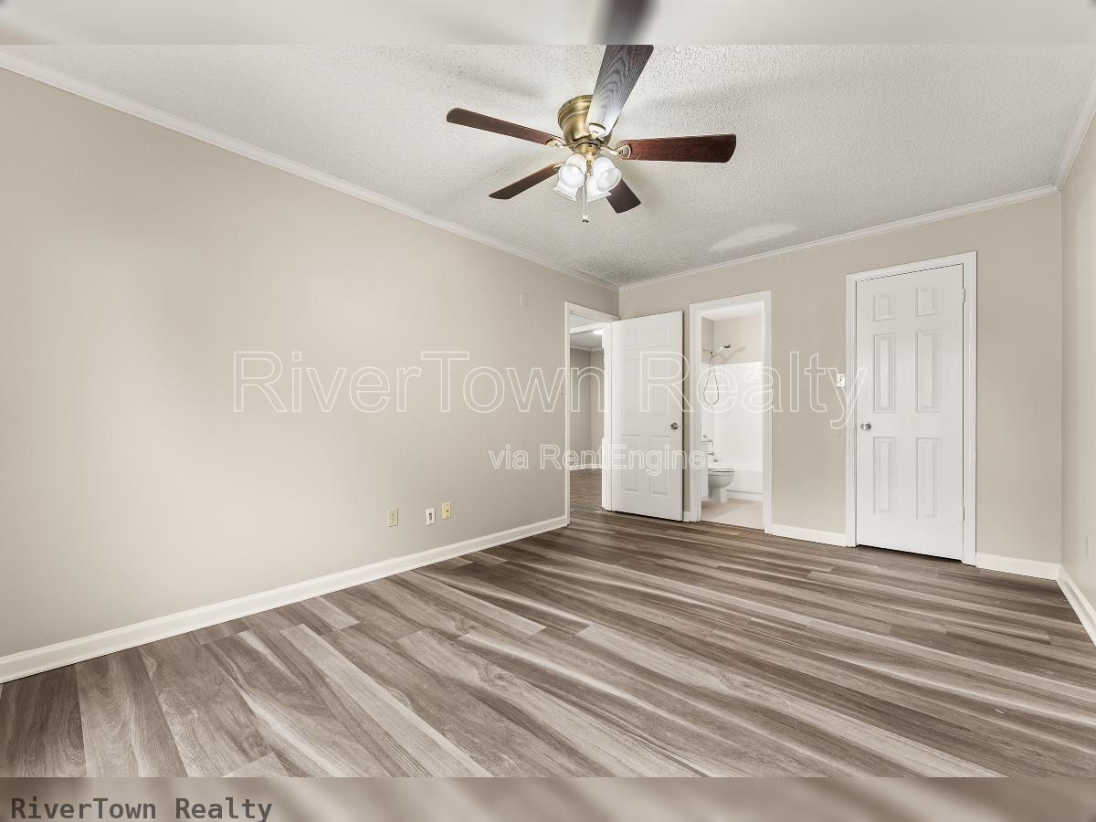 Beautifully Renovated 3BR | Detached Garage/Workshop property image
