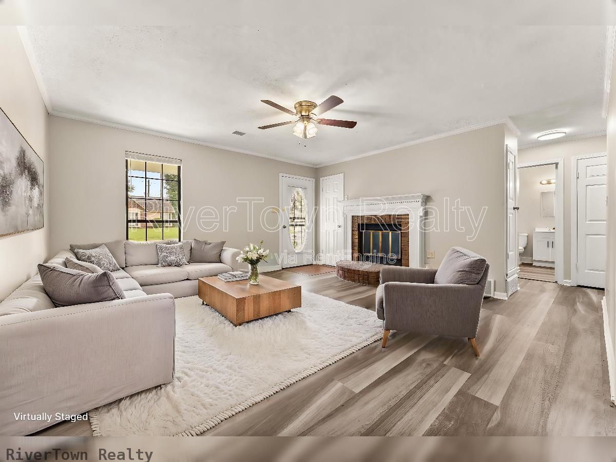 Beautifully Renovated 3BR | Detached Garage/Workshop property image