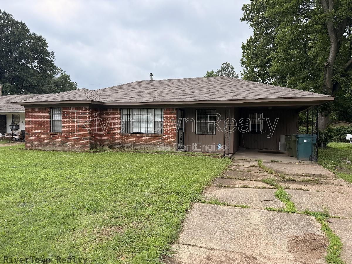 ASK US ABOUT OUT FREE MONTH RENT SPECIAL ON THIS ONE!!!

