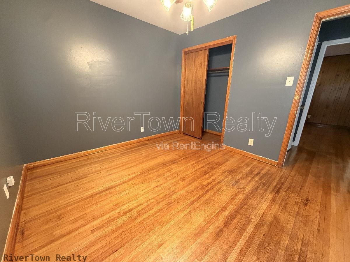 ASK US ABOUT OUT FREE MONTH RENT SPECIAL ON THIS ONE!!!

