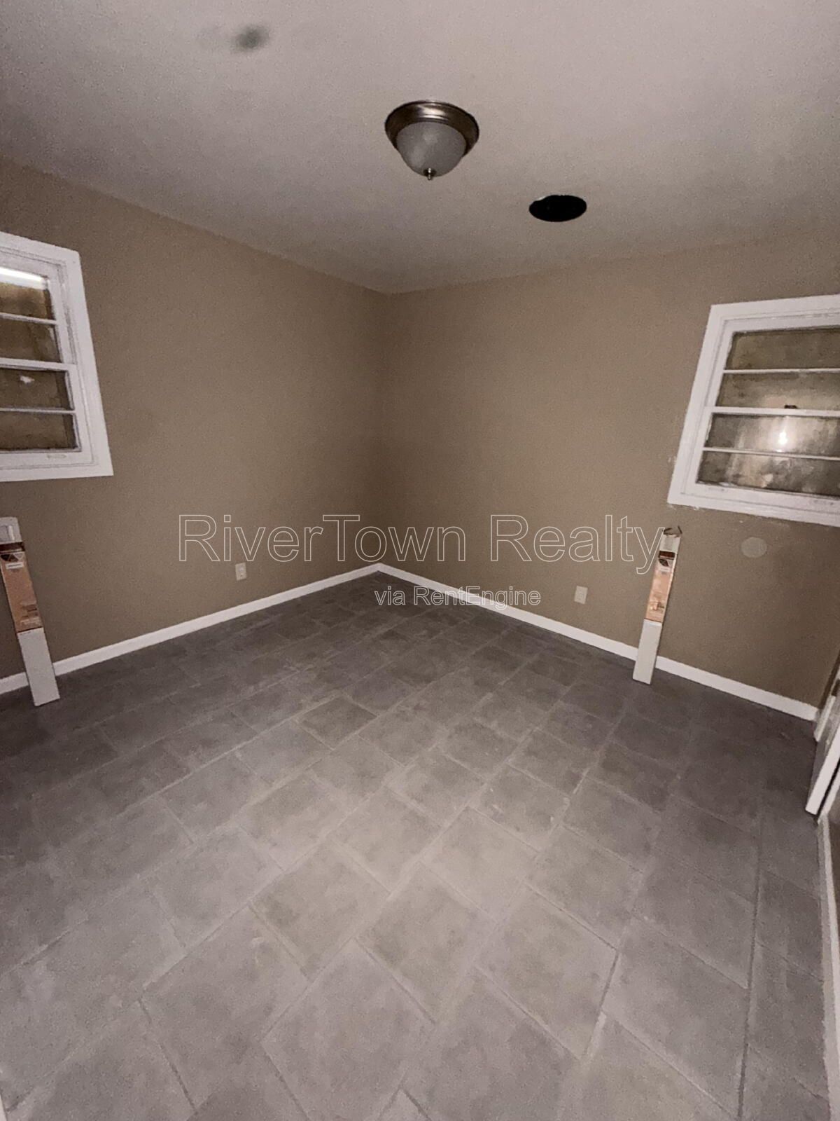 ASK US ABOUT OUT FREE MONTH RENT SPECIAL ON THIS ONE!!!

