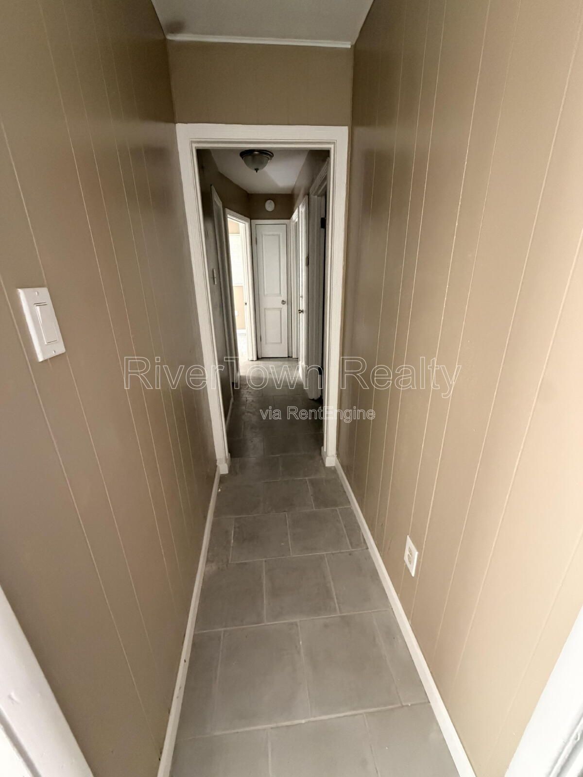 ASK US ABOUT OUT FREE MONTH RENT SPECIAL ON THIS ONE!!!

