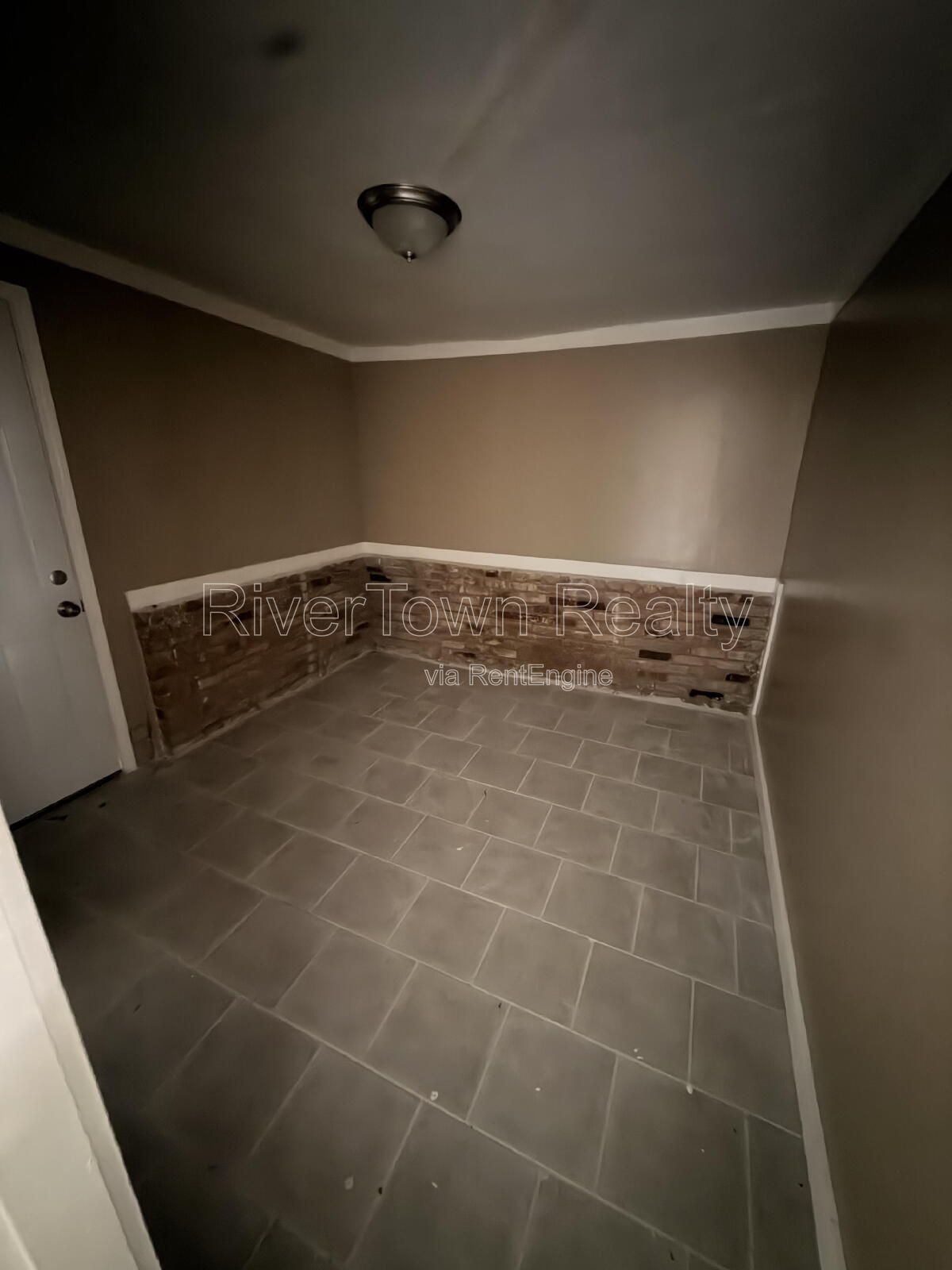 ASK US ABOUT OUT FREE MONTH RENT SPECIAL ON THIS ONE!!!

