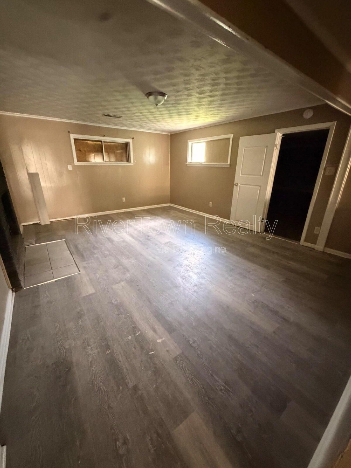 ASK US ABOUT OUT FREE MONTH RENT SPECIAL ON THIS ONE!!!

