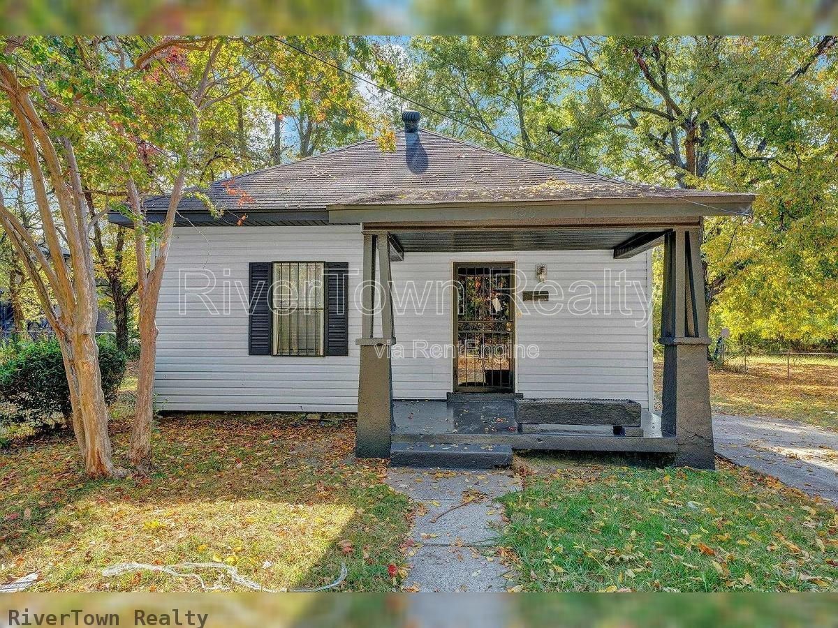 Charming 2-Bedroom Retreat in Memphis - Spacious 1127 Sq. Ft. at 439 Simpson Ave! property image