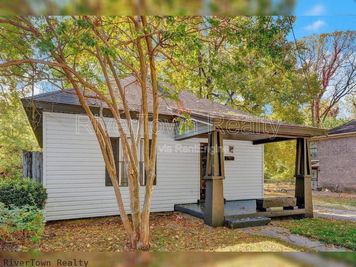 Charming 2-Bedroom Retreat in Memphis - Spacious 1127 Sq. Ft. at 439 Simpson Ave! property image
