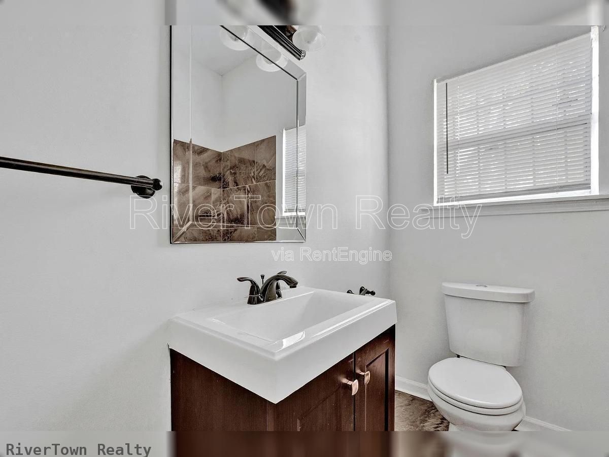Charming 2-Bedroom Retreat in Memphis - Spacious 1127 Sq. Ft. at 439 Simpson Ave! property image