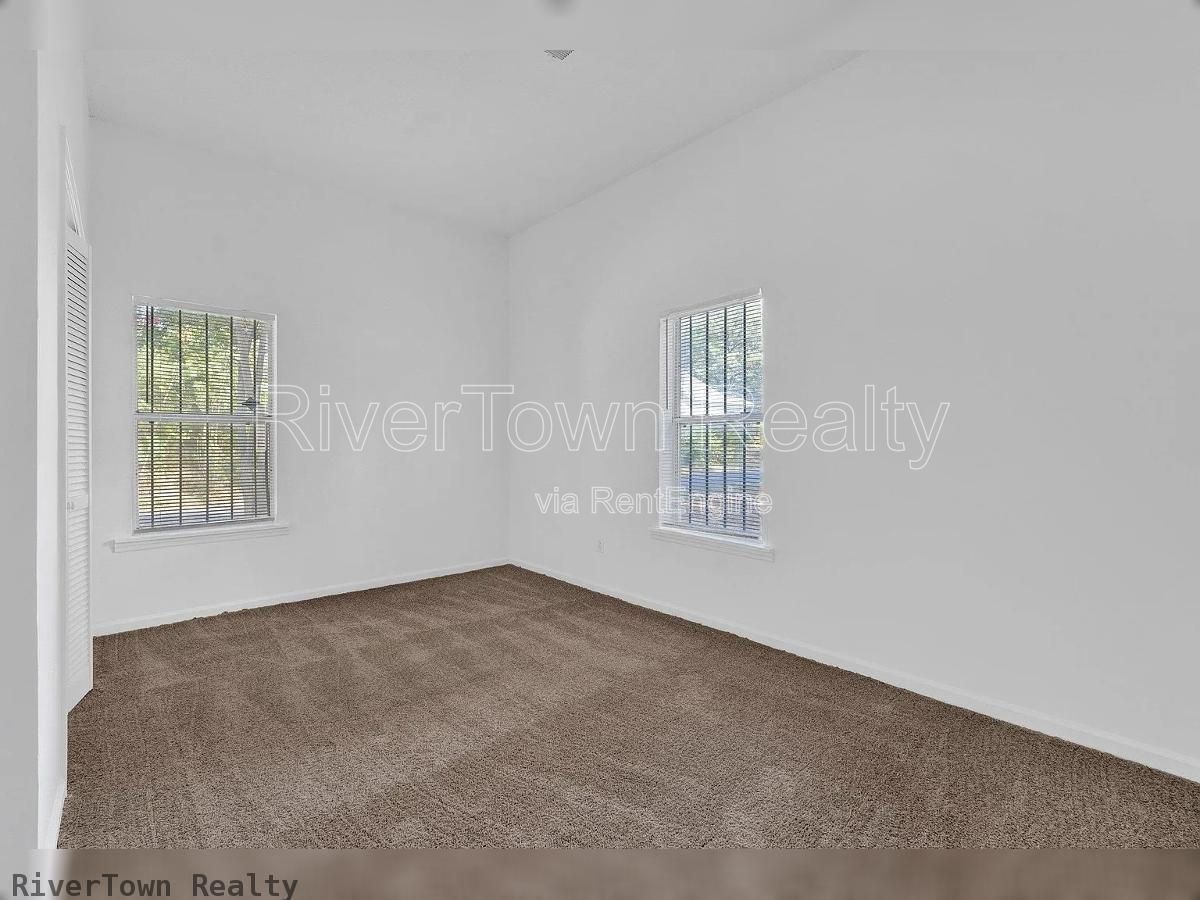Charming 2-Bedroom Retreat in Memphis - Spacious 1127 Sq. Ft. at 439 Simpson Ave! property image